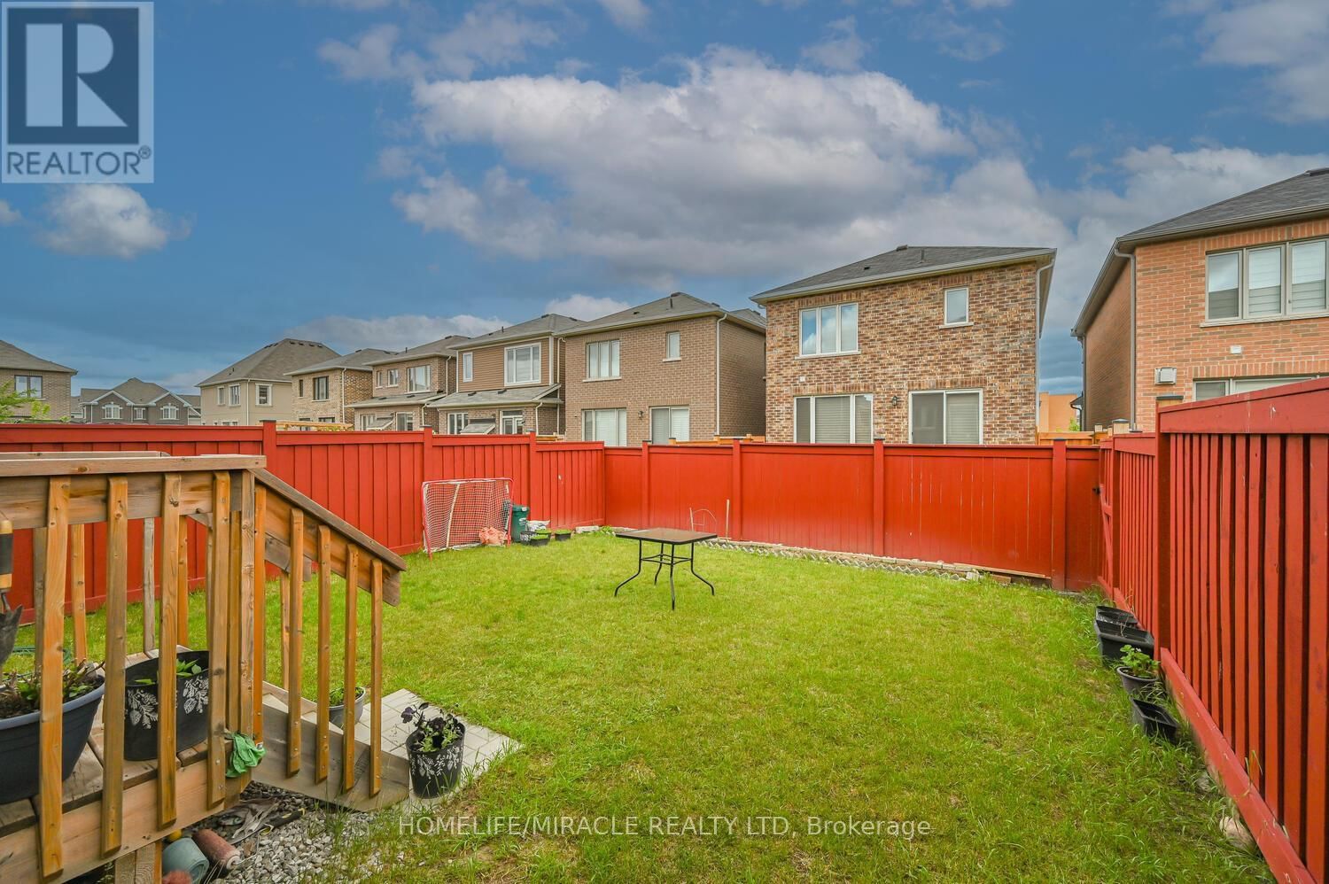 896 SUMAC CRESCENT Image 49
