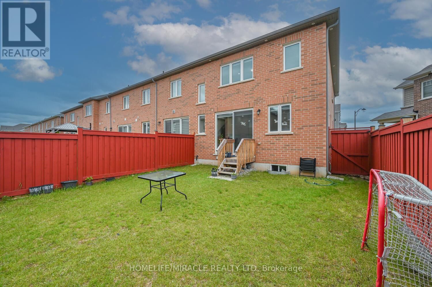 896 SUMAC CRESCENT Image 50