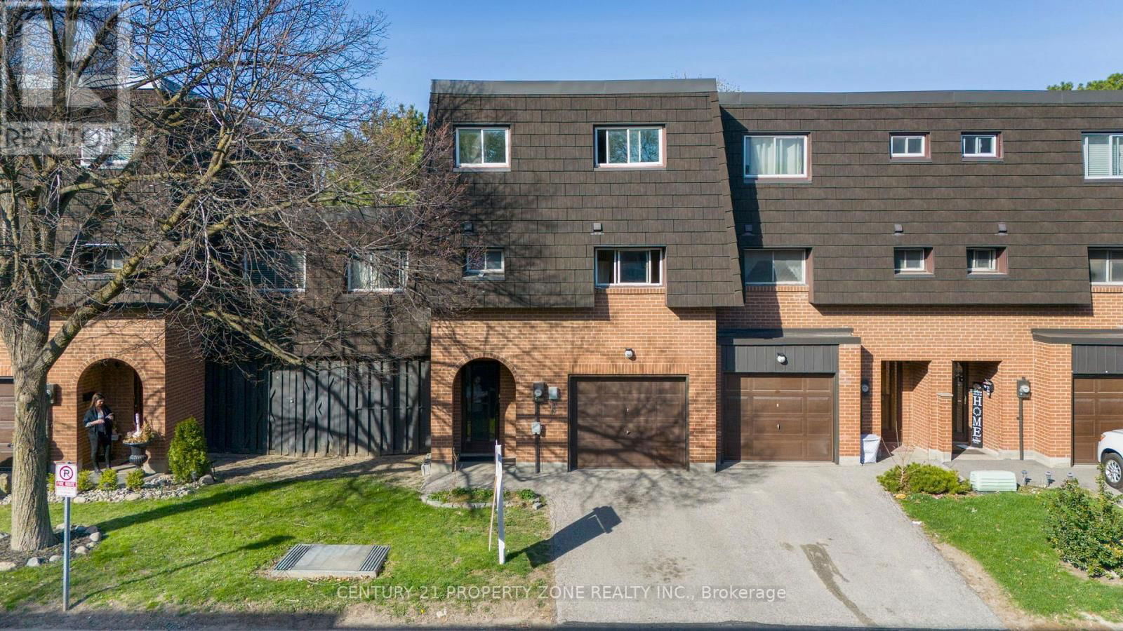 55 DARRAS COURT Image 1