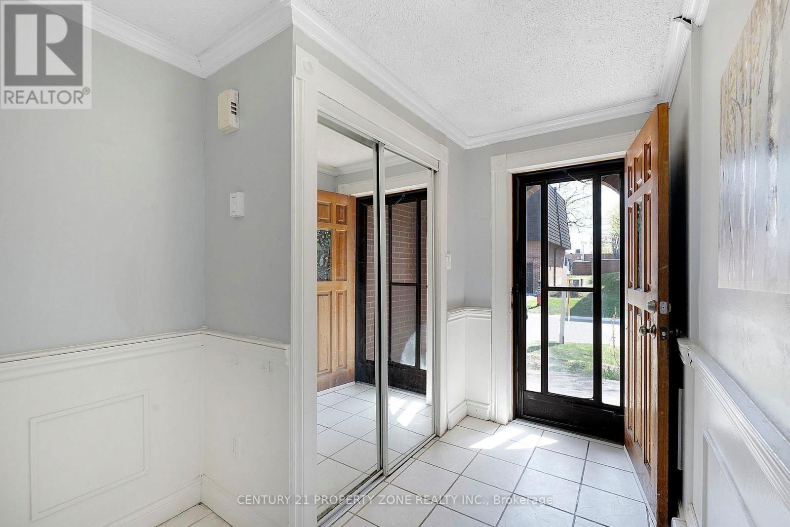 55 DARRAS COURT Image 2
