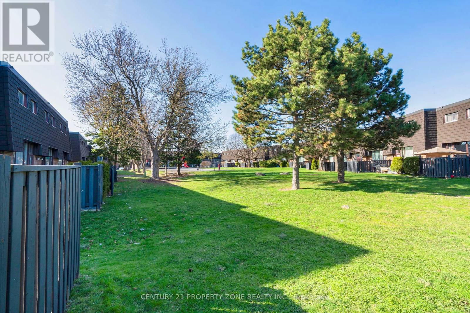 55 DARRAS COURT Image 27