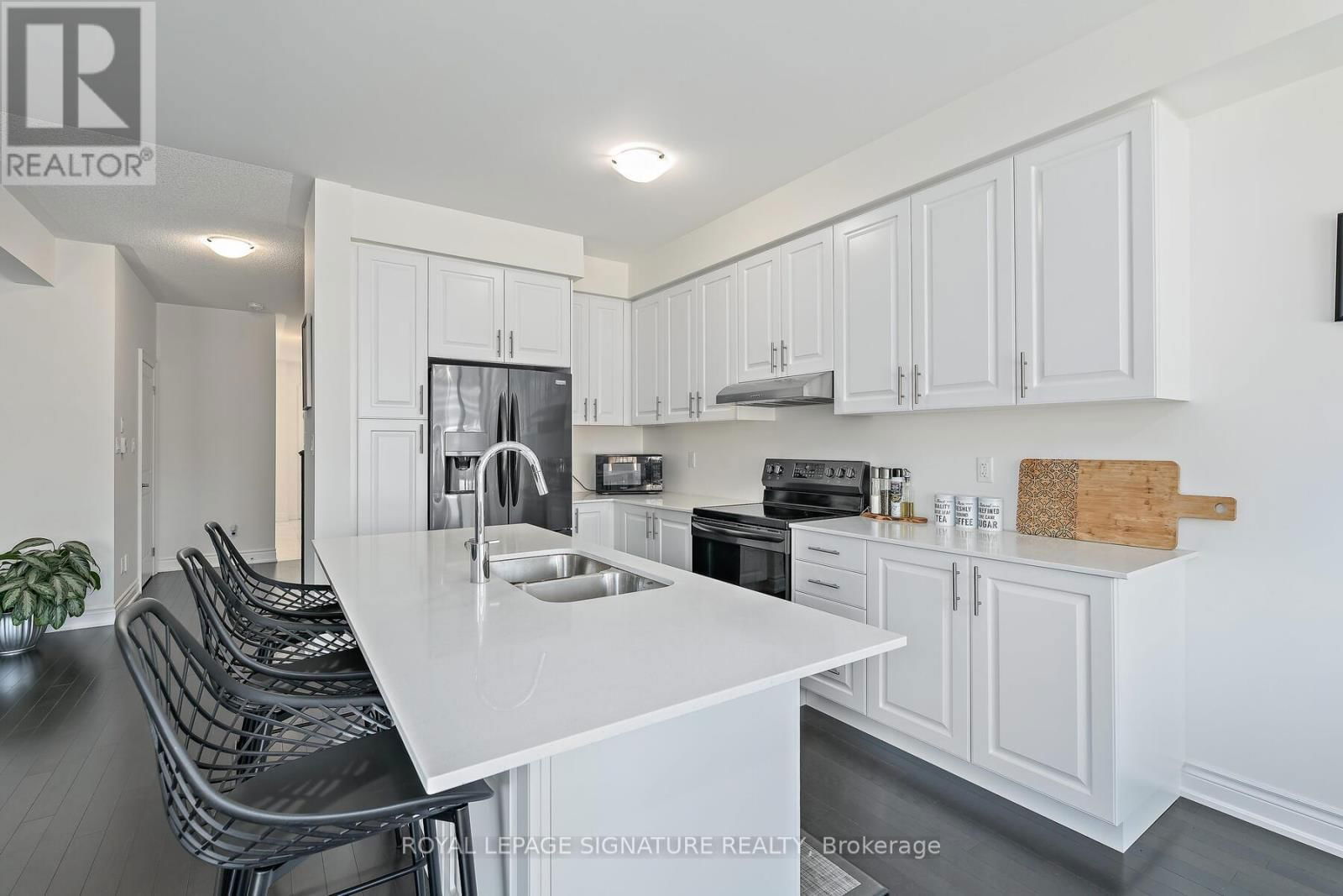 21 VINEYARD DRIVE Image 12