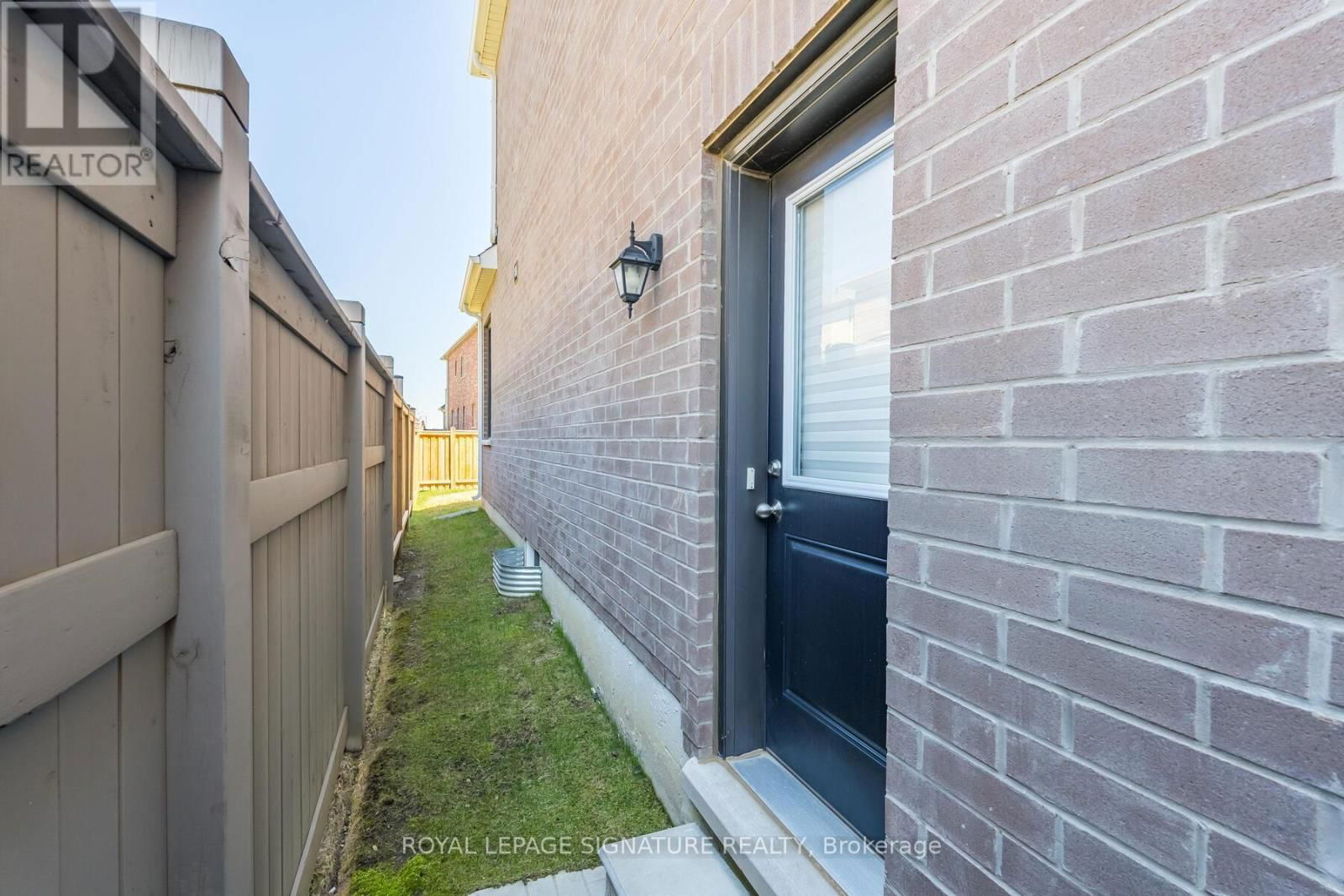 21 VINEYARD DRIVE Image 33