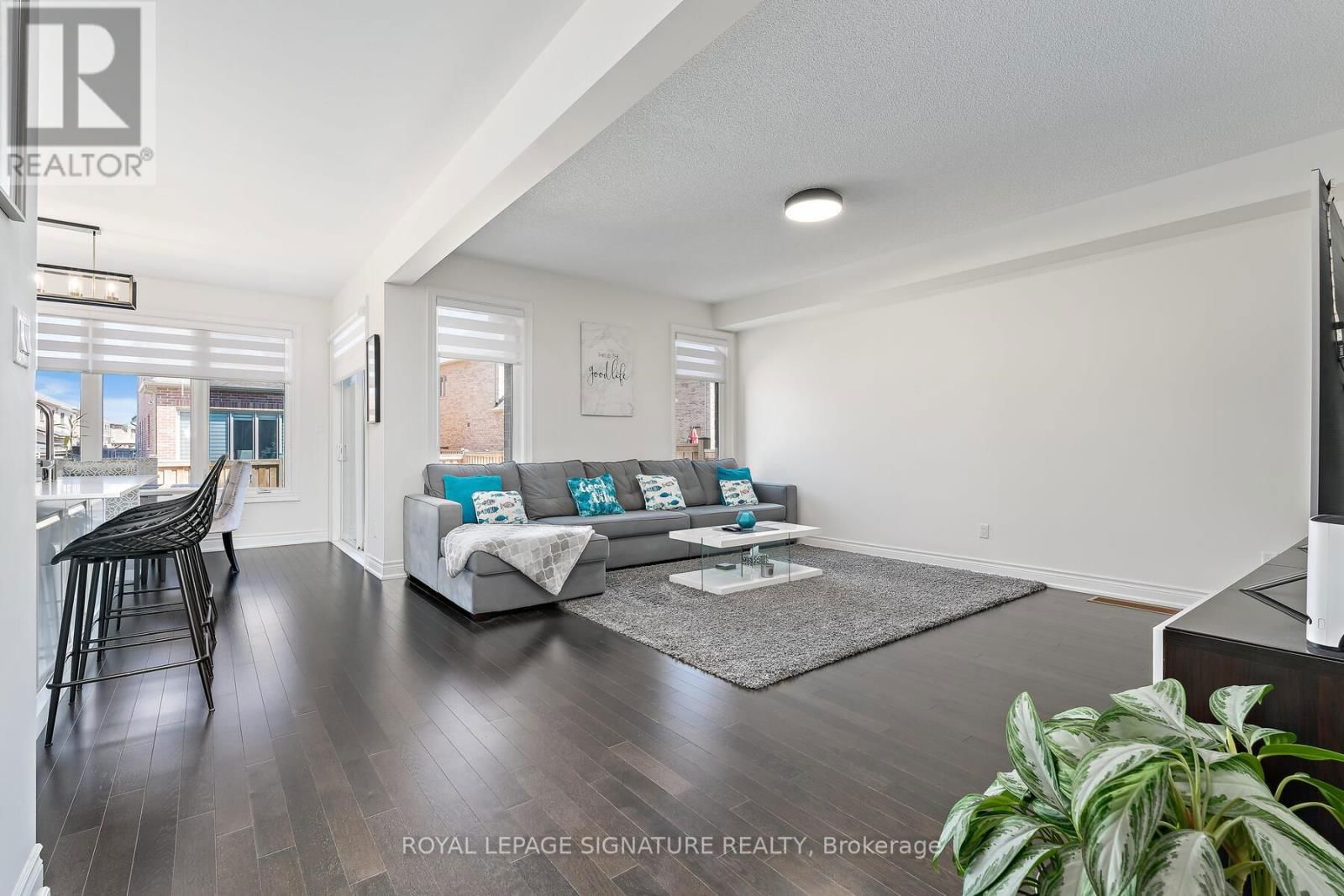 21 VINEYARD DRIVE Image 4