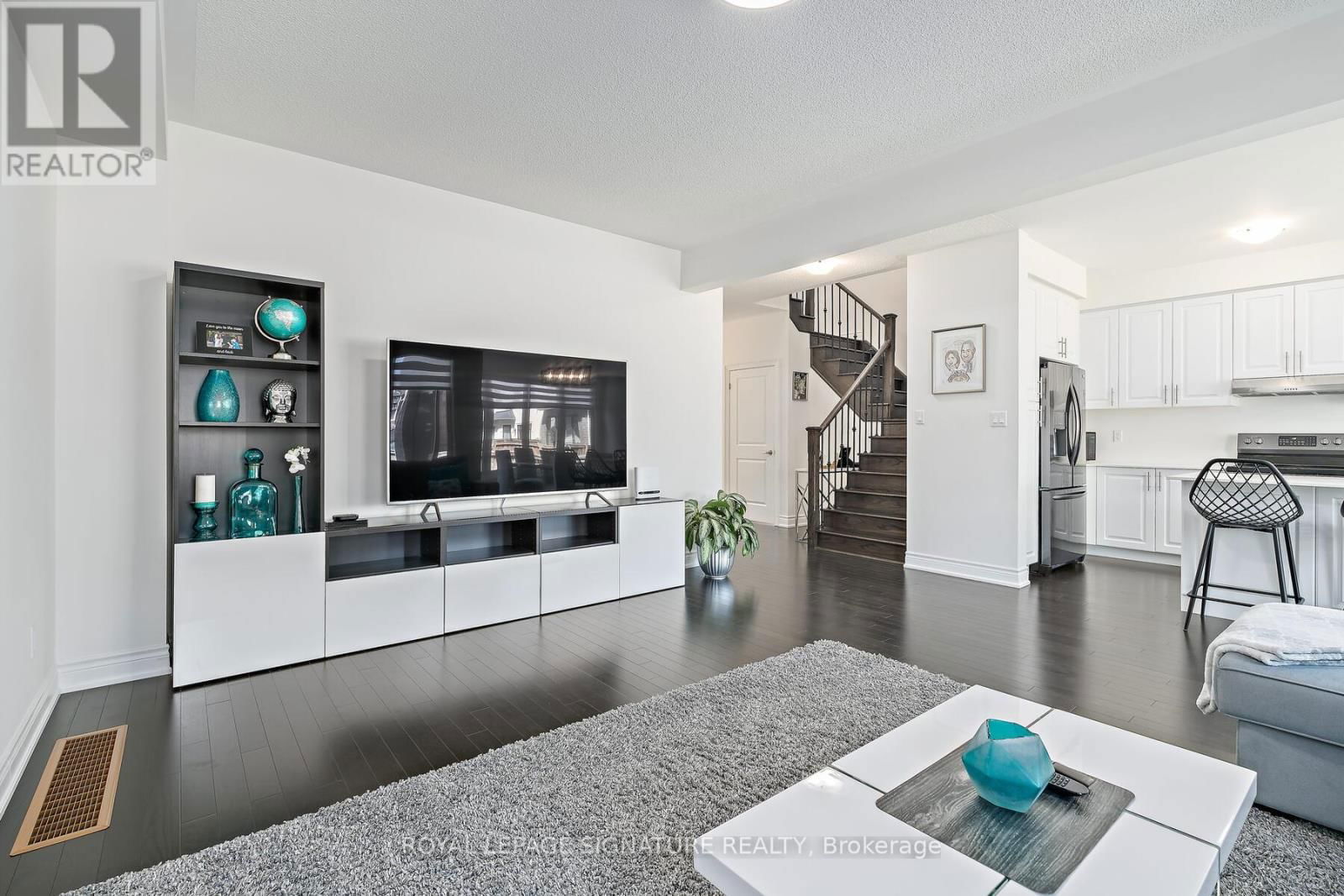 21 VINEYARD DRIVE Image 7