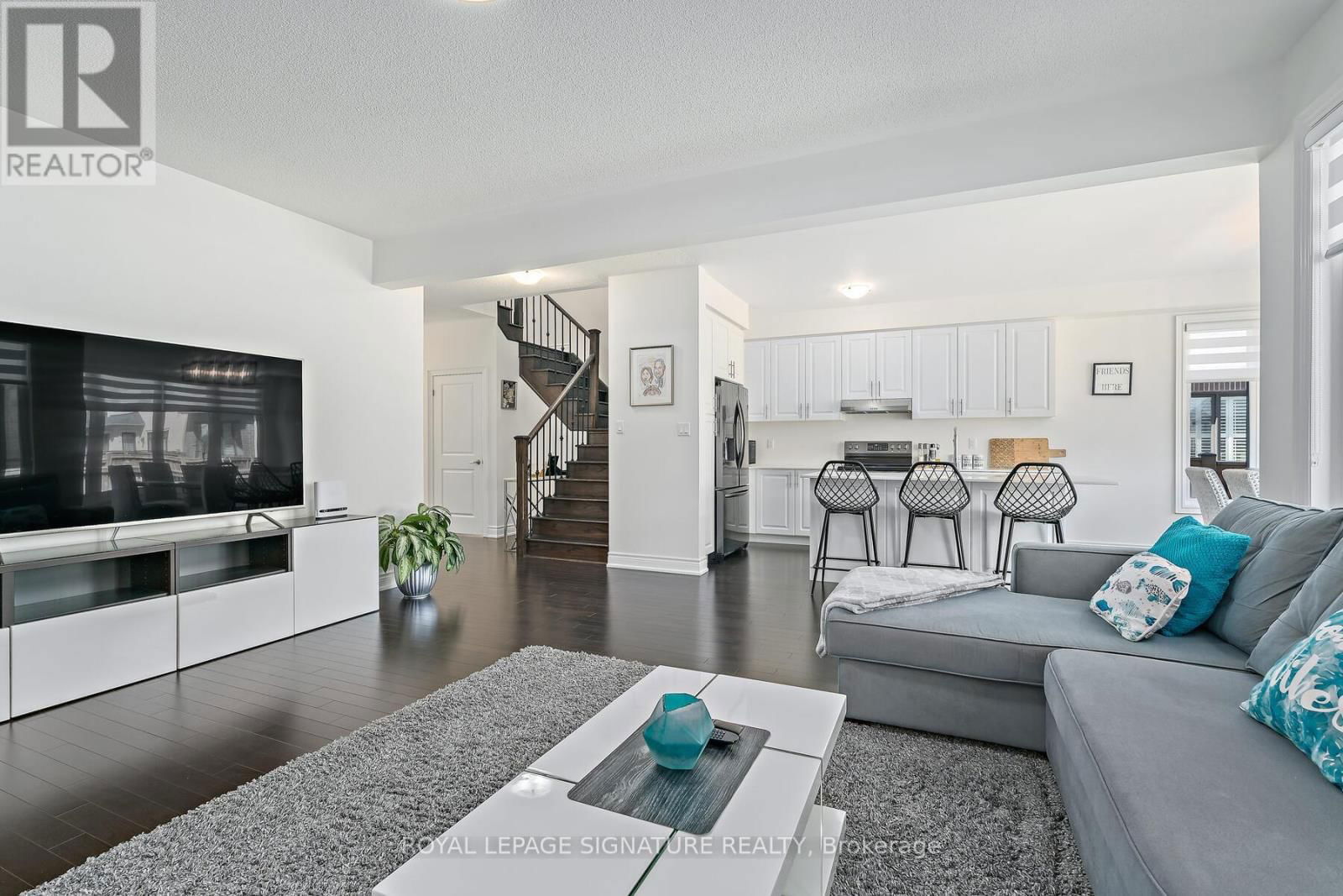 21 VINEYARD DRIVE Image 8