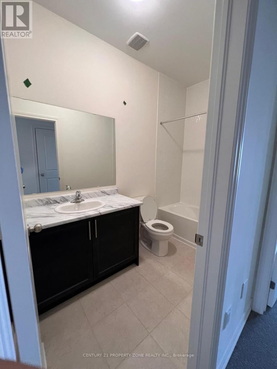 4 DONALD FICHT CRESCENT Image 11