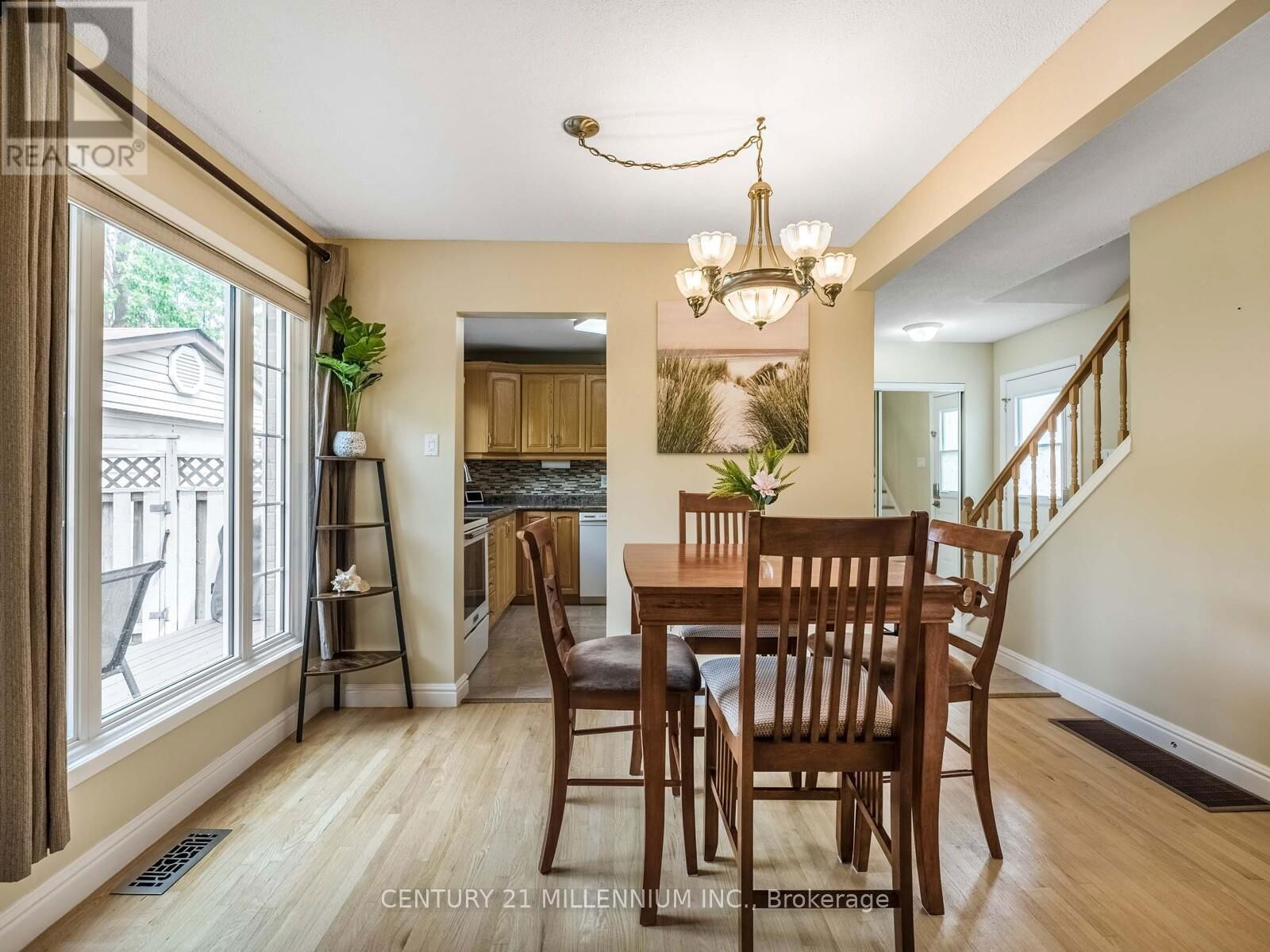 18 GREENHILLS SQUARE Image 10