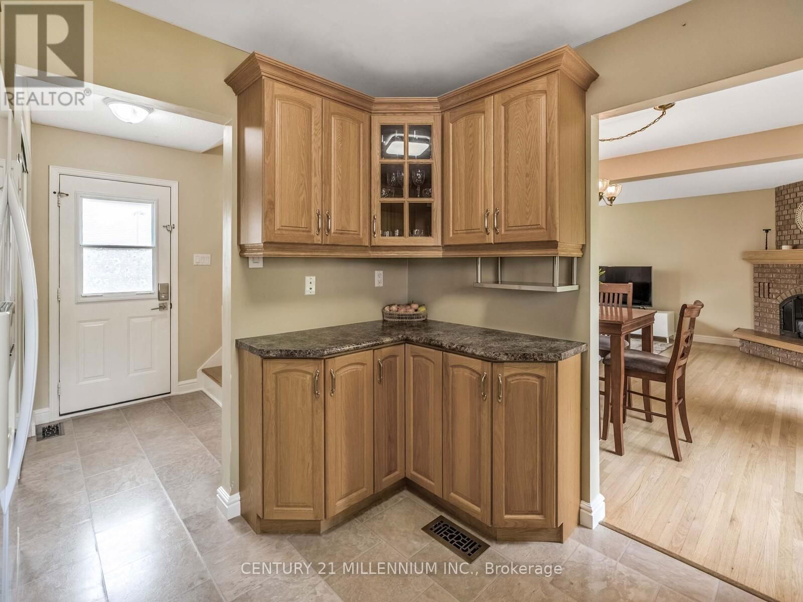 18 GREENHILLS SQUARE Image 16