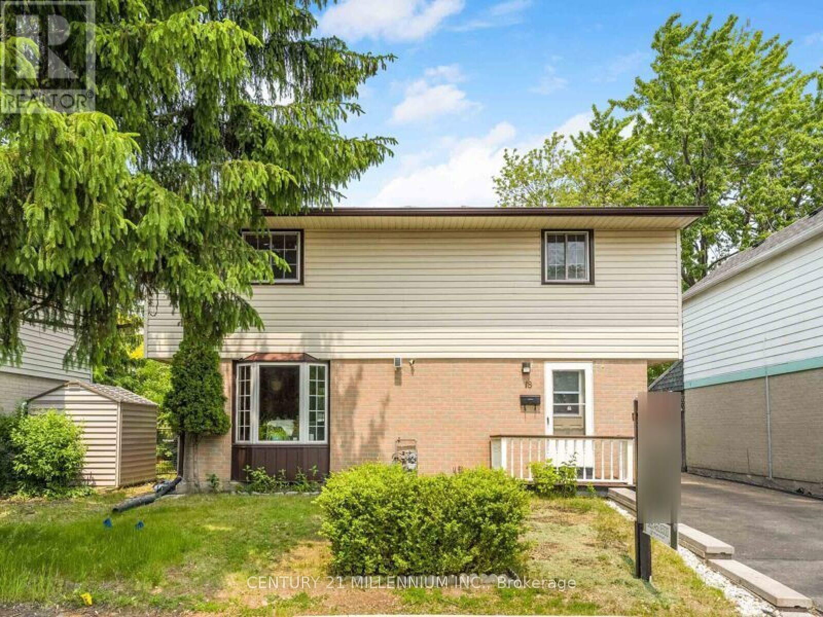 18 GREENHILLS SQUARE Image 2