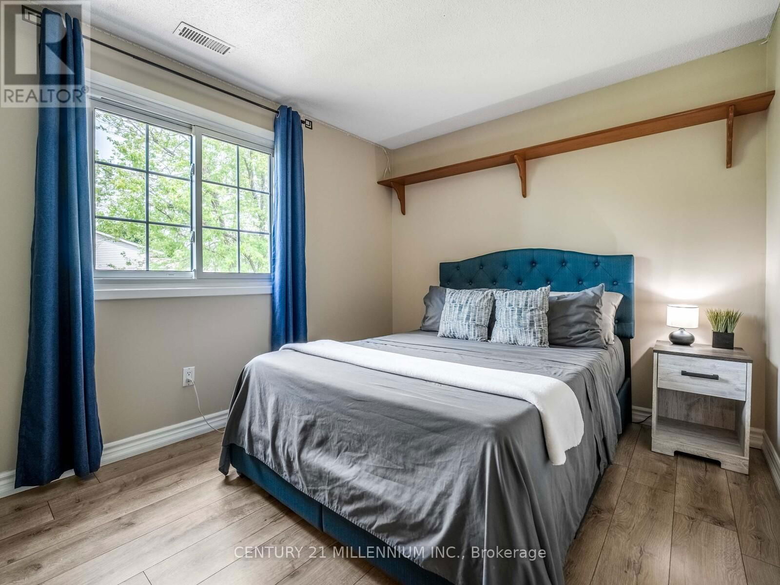 18 GREENHILLS SQUARE Image 20