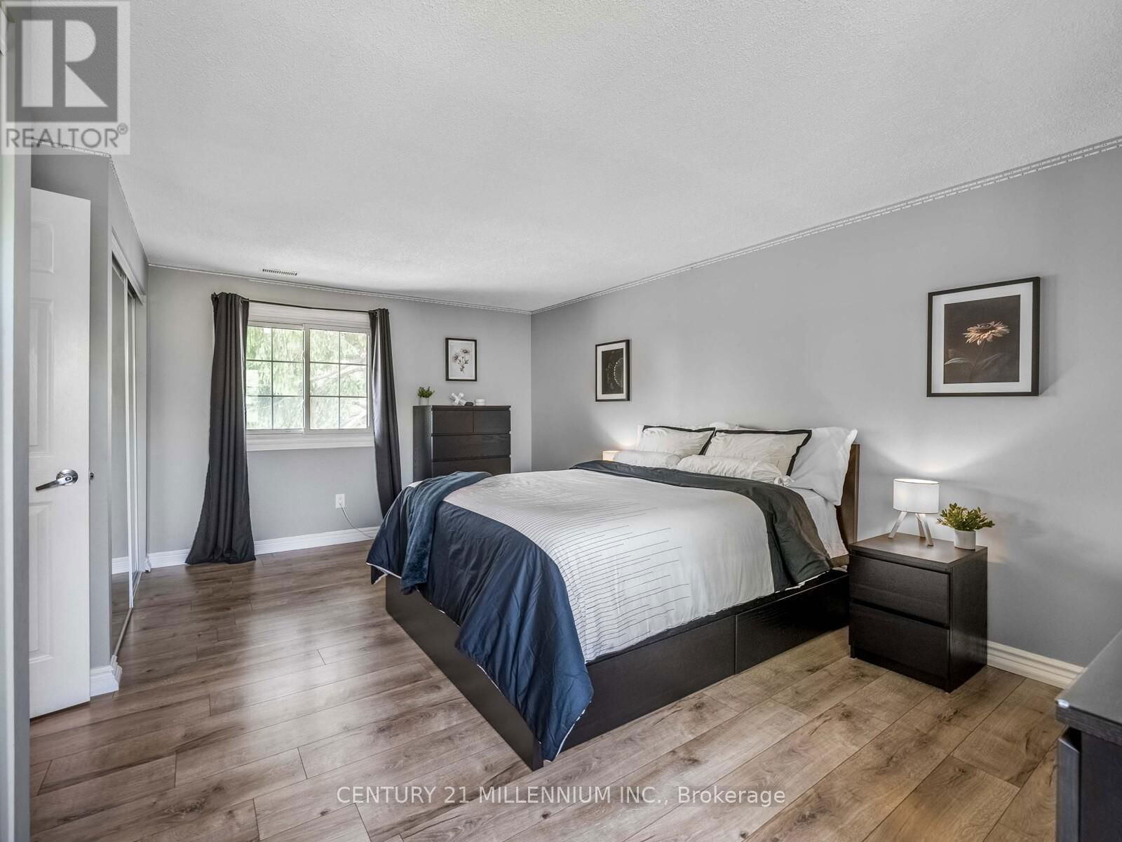18 GREENHILLS SQUARE Image 22