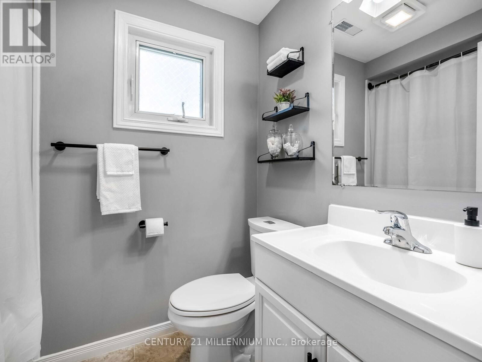 18 GREENHILLS SQUARE Image 23
