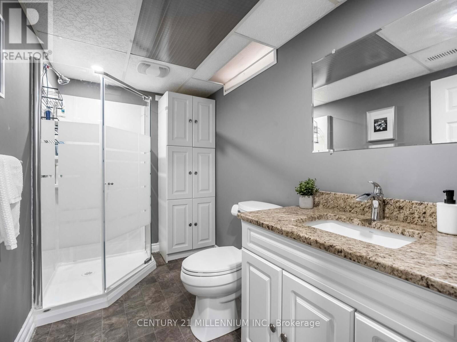 18 GREENHILLS SQUARE Image 28