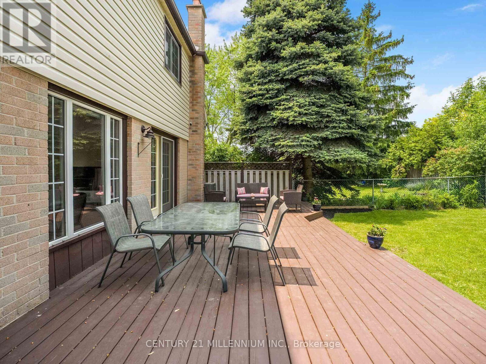 18 GREENHILLS SQUARE Image 32