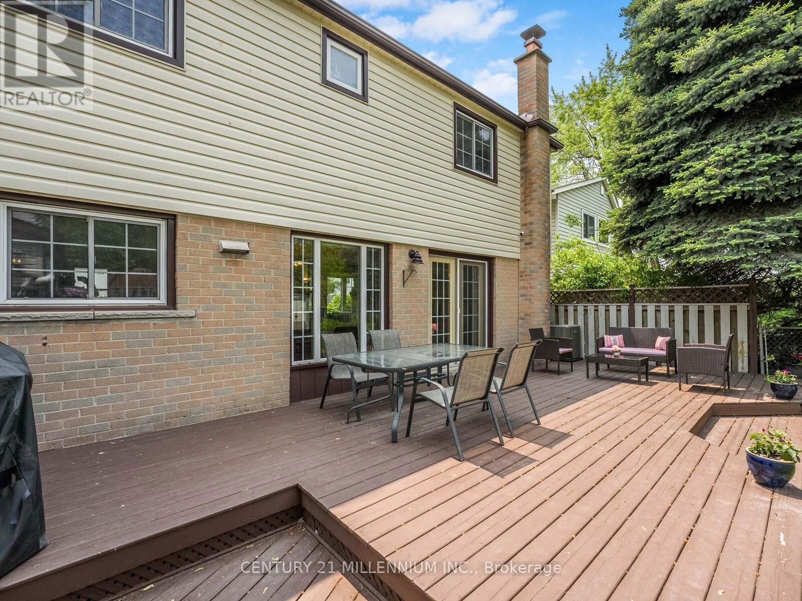 18 GREENHILLS SQUARE Image 33