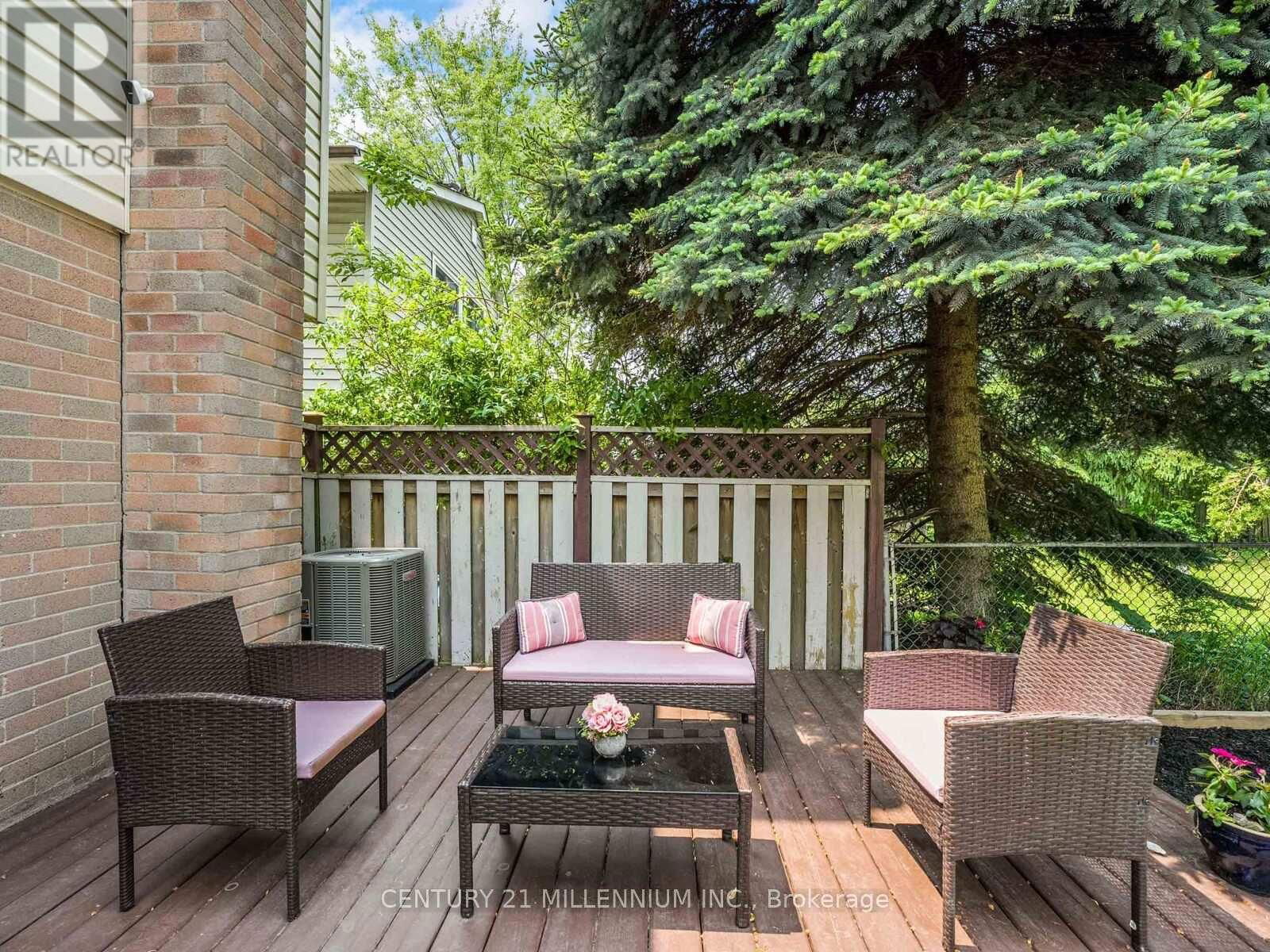 18 GREENHILLS SQUARE Image 35