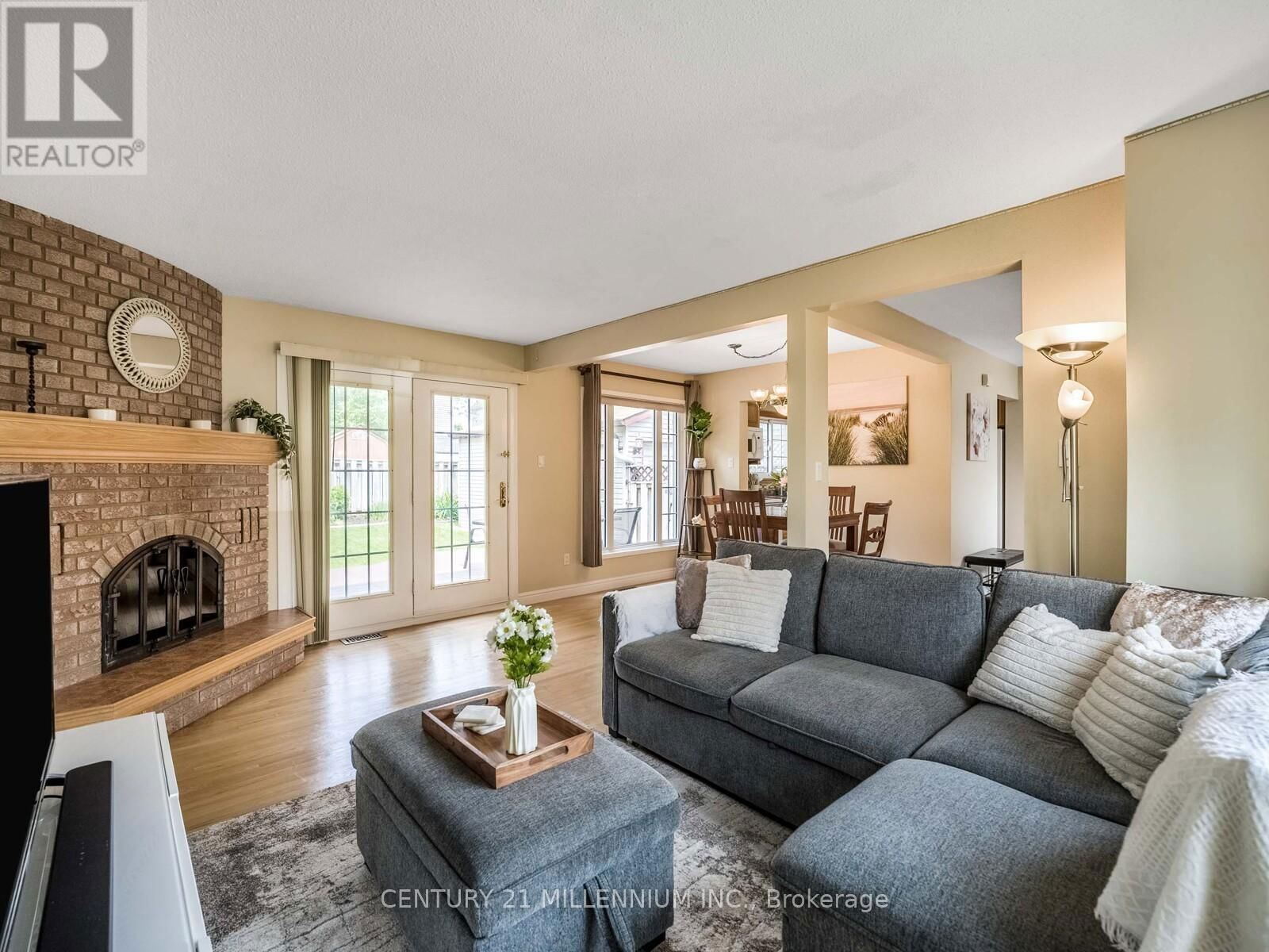 18 GREENHILLS SQUARE Image 7