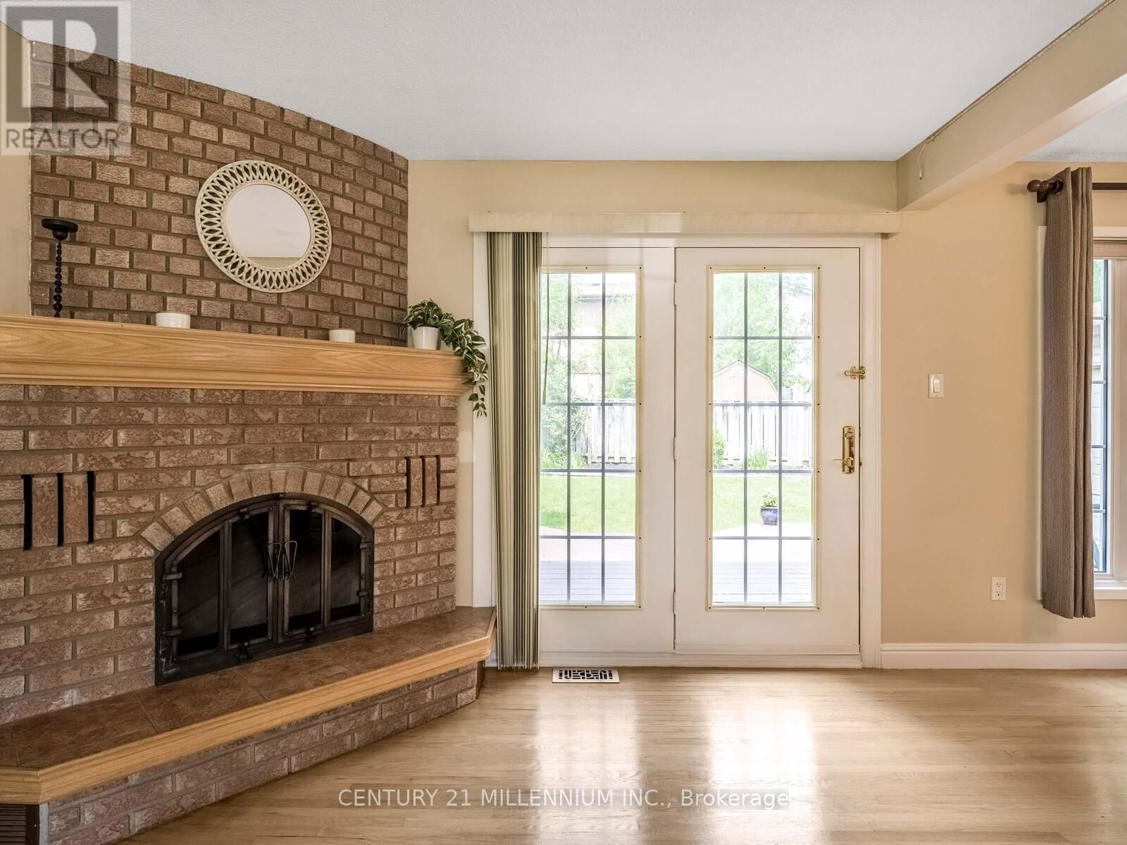 18 GREENHILLS SQUARE Image 9
