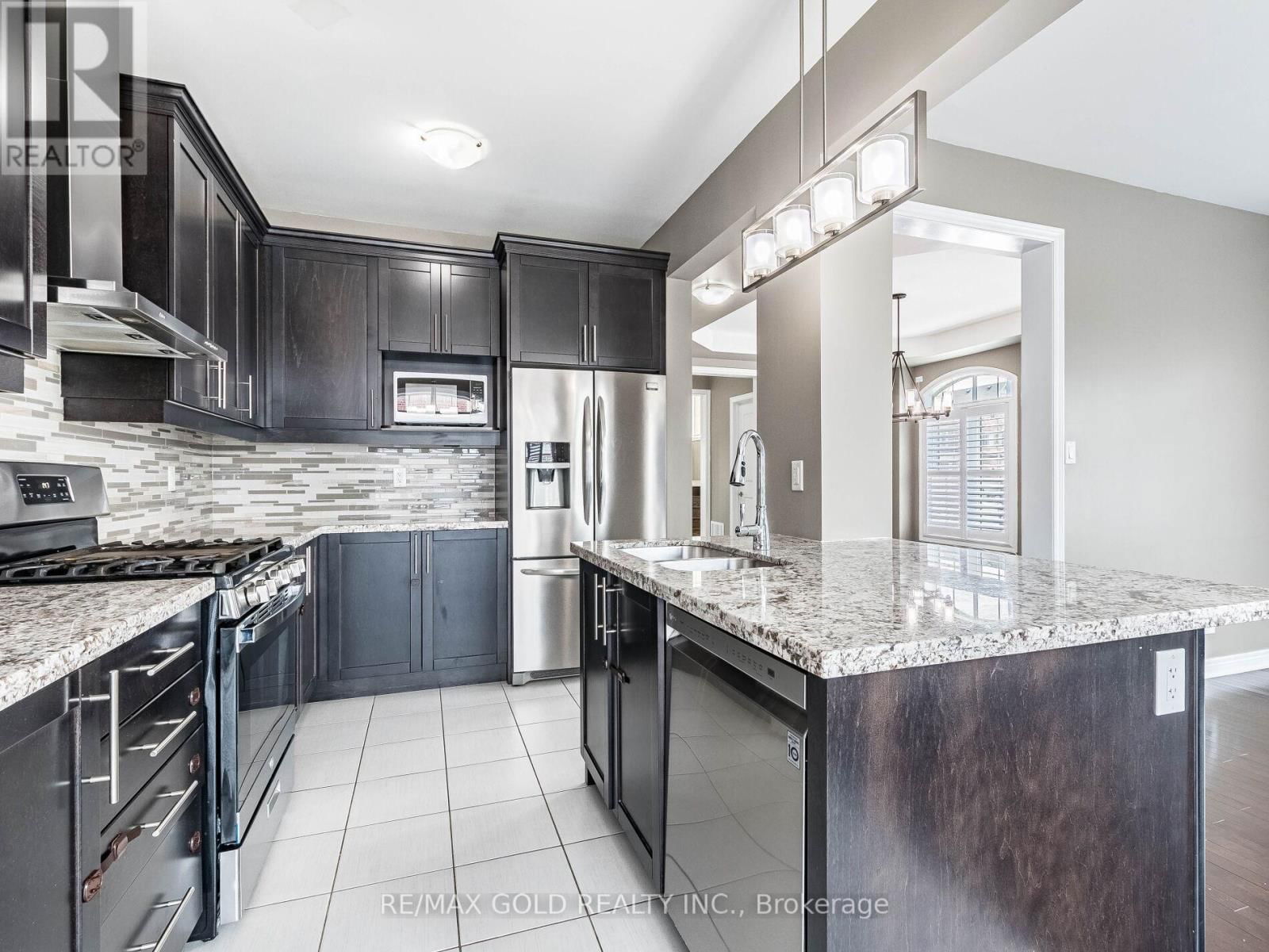 359 ROBERT PARKINSON DRIVE Image 15