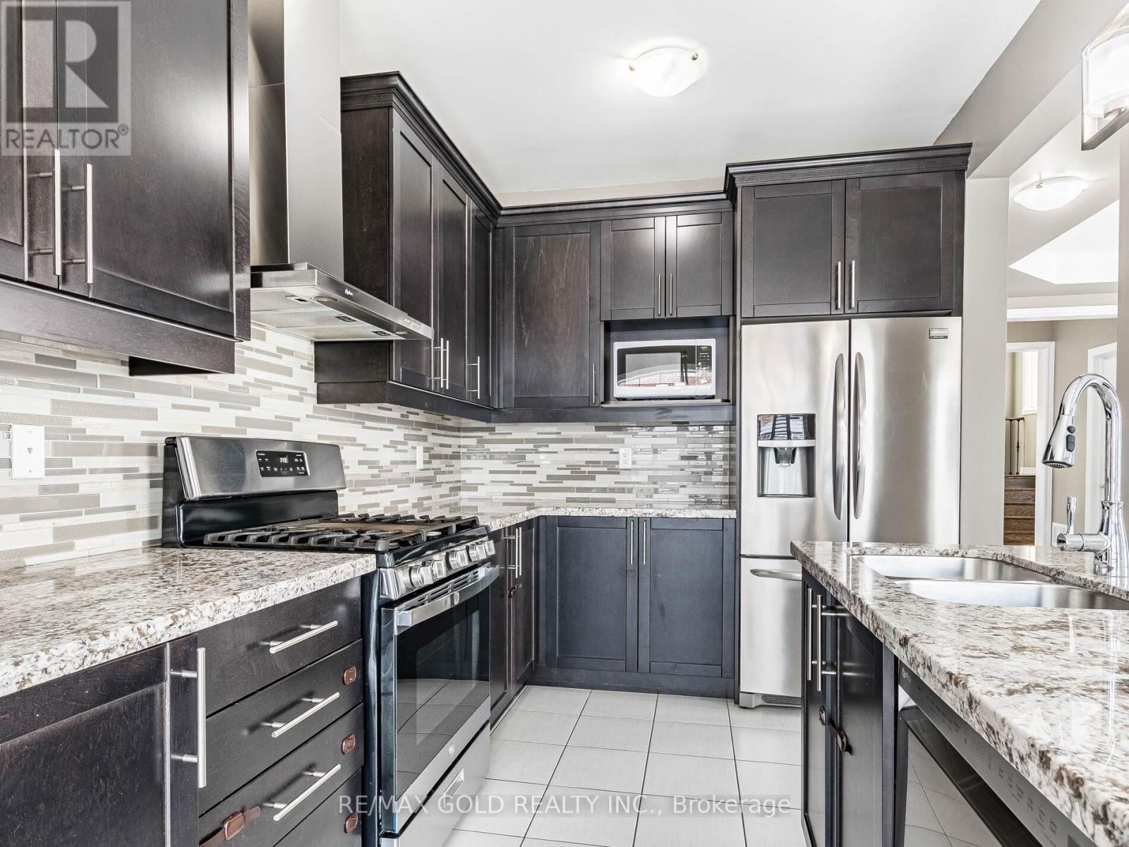 359 ROBERT PARKINSON DRIVE Image 16