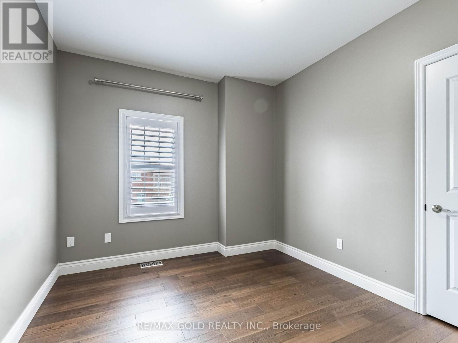 359 ROBERT PARKINSON DRIVE Image 34