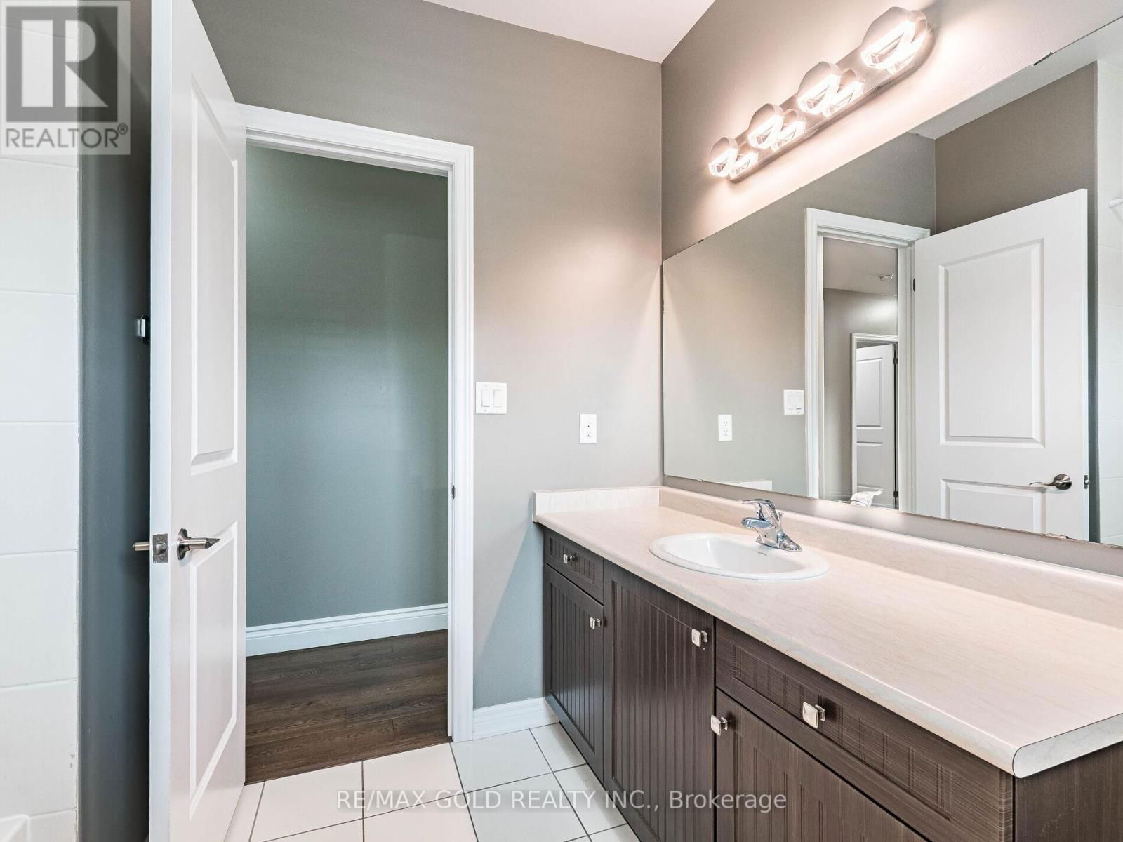 359 ROBERT PARKINSON DRIVE Image 41