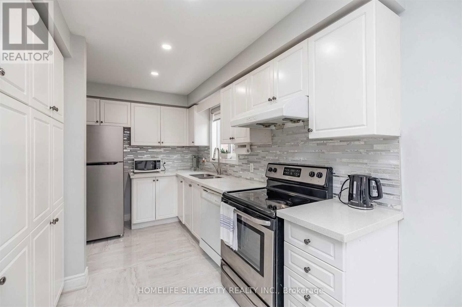 39 SUMMERDALE CRESCENT Image 12