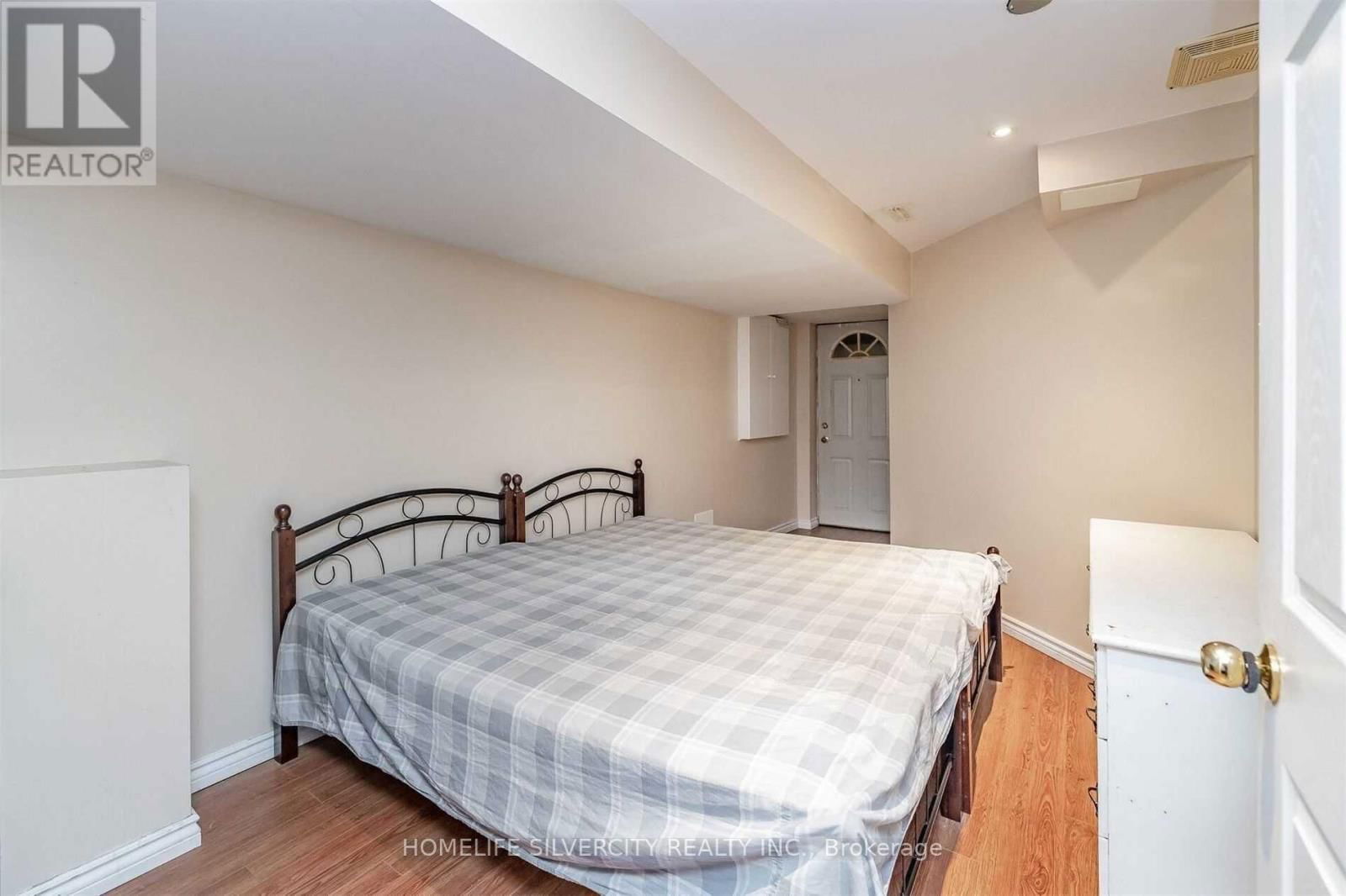39 SUMMERDALE CRESCENT Image 35