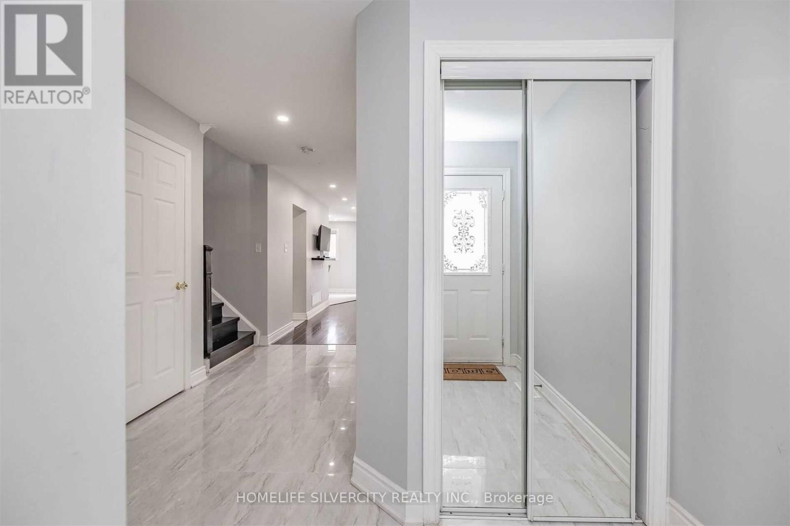 39 SUMMERDALE CRESCENT Image 4
