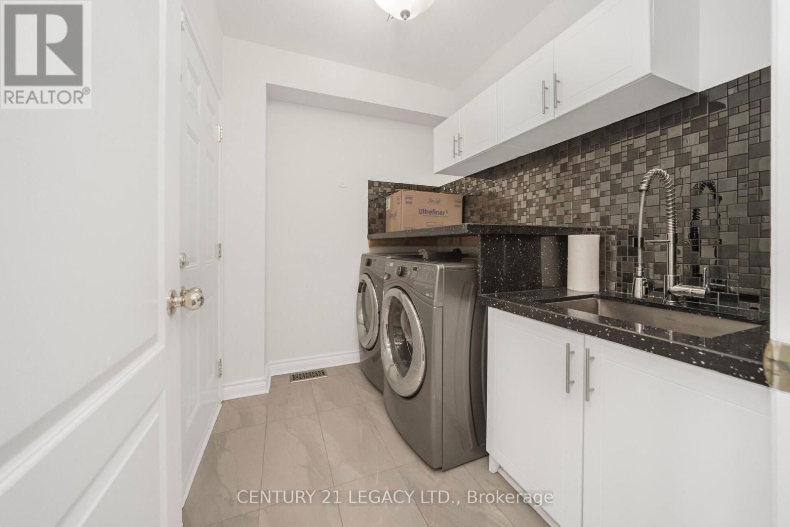 28 SUNNYBROOK CRESCENT Image 10