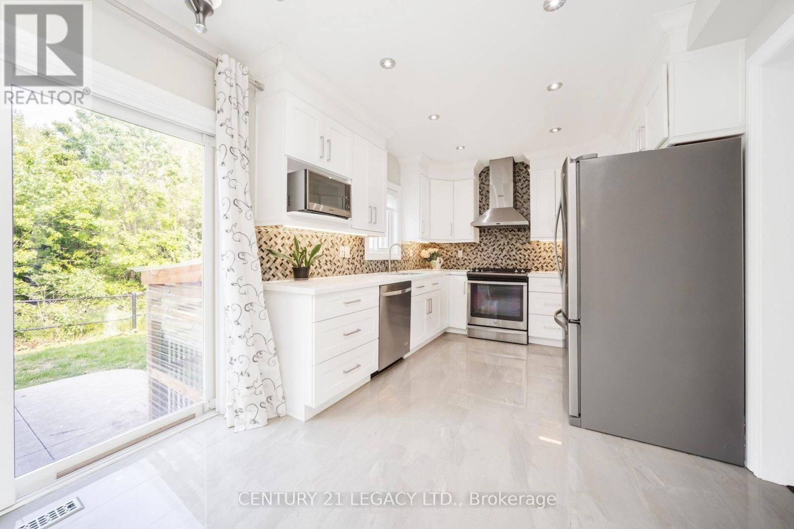 28 SUNNYBROOK CRESCENT Image 11