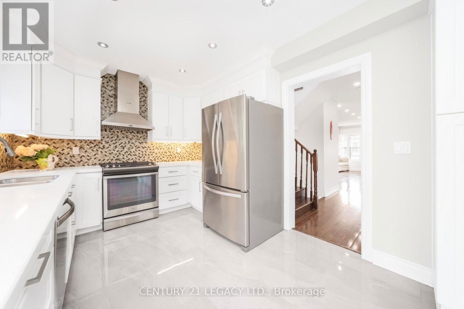 28 SUNNYBROOK CRESCENT Image 12