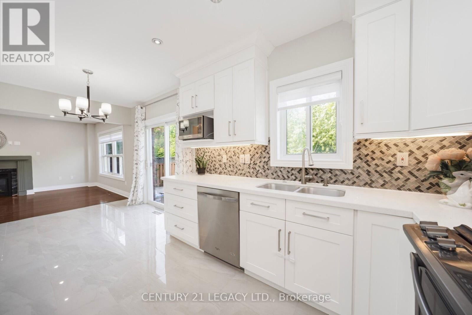 28 SUNNYBROOK CRESCENT Image 14