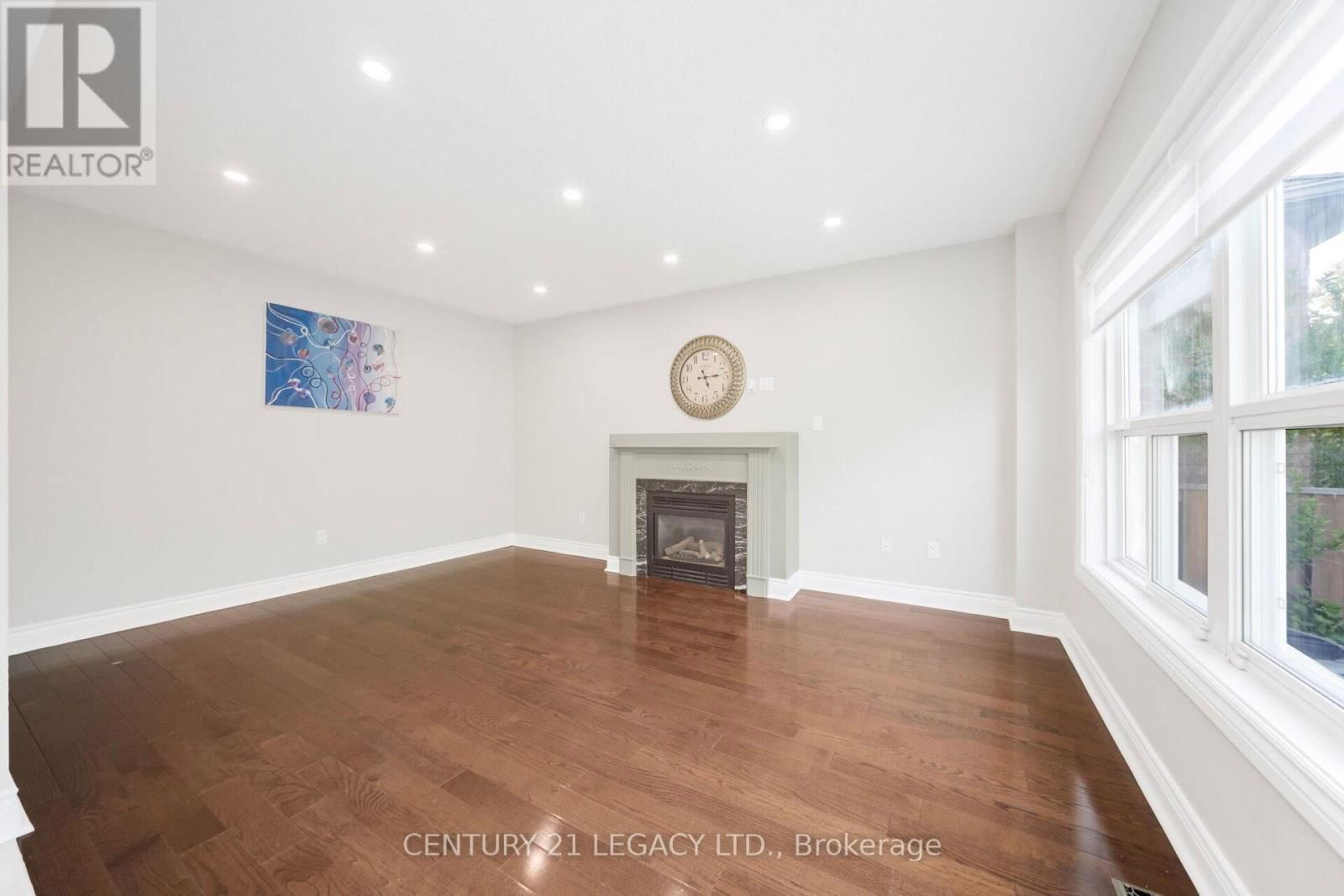 28 SUNNYBROOK CRESCENT Image 16