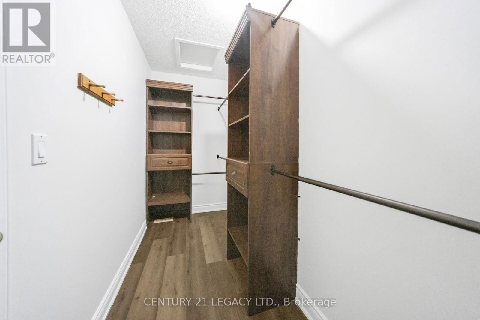 28 SUNNYBROOK CRESCENT Image 22