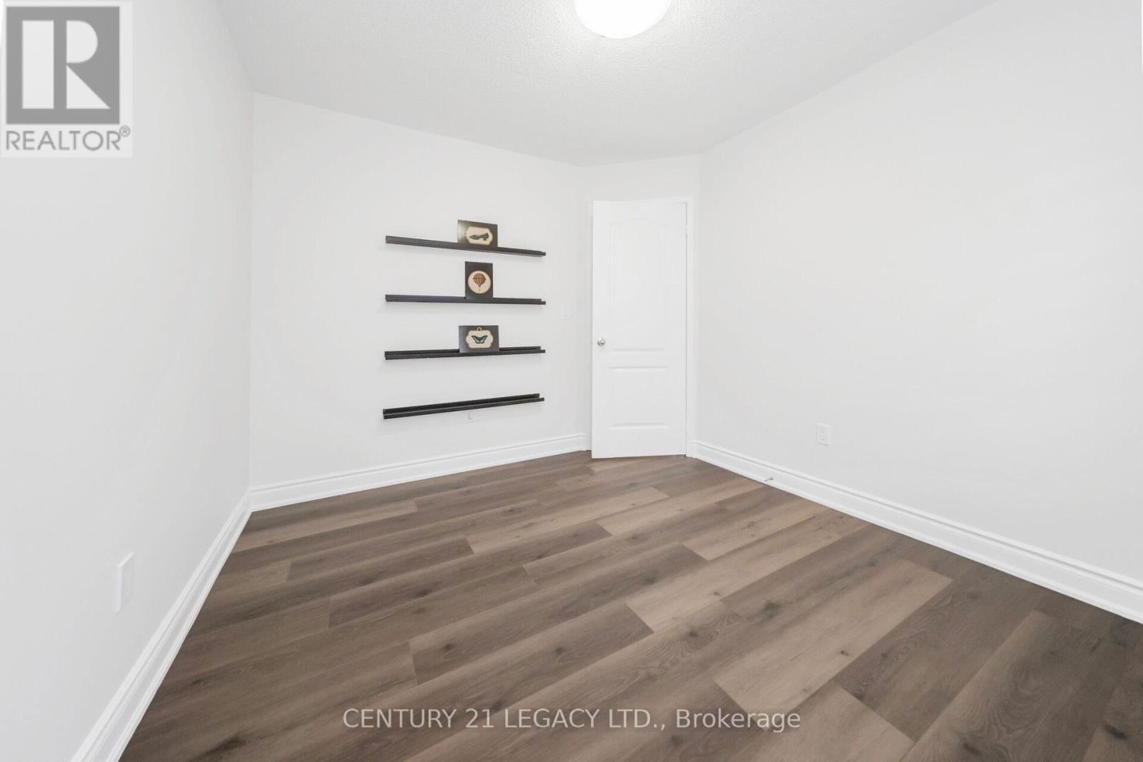 28 SUNNYBROOK CRESCENT Image 27