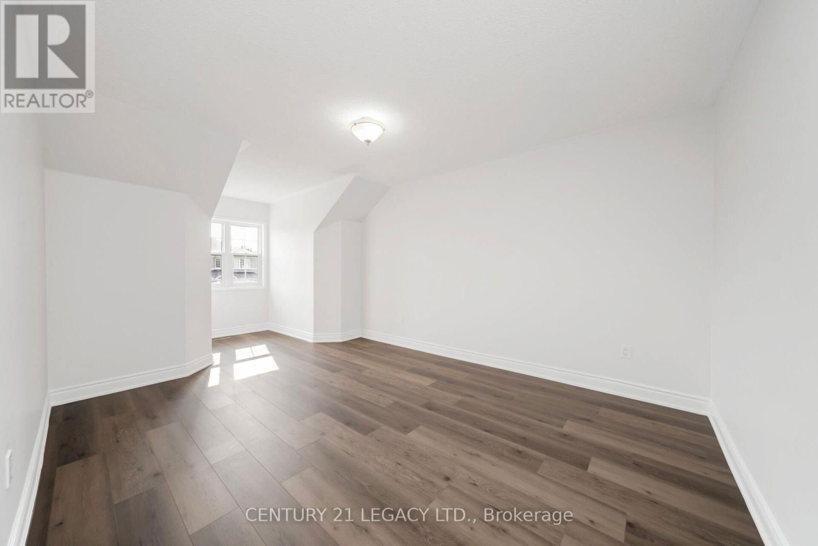 28 SUNNYBROOK CRESCENT Image 28