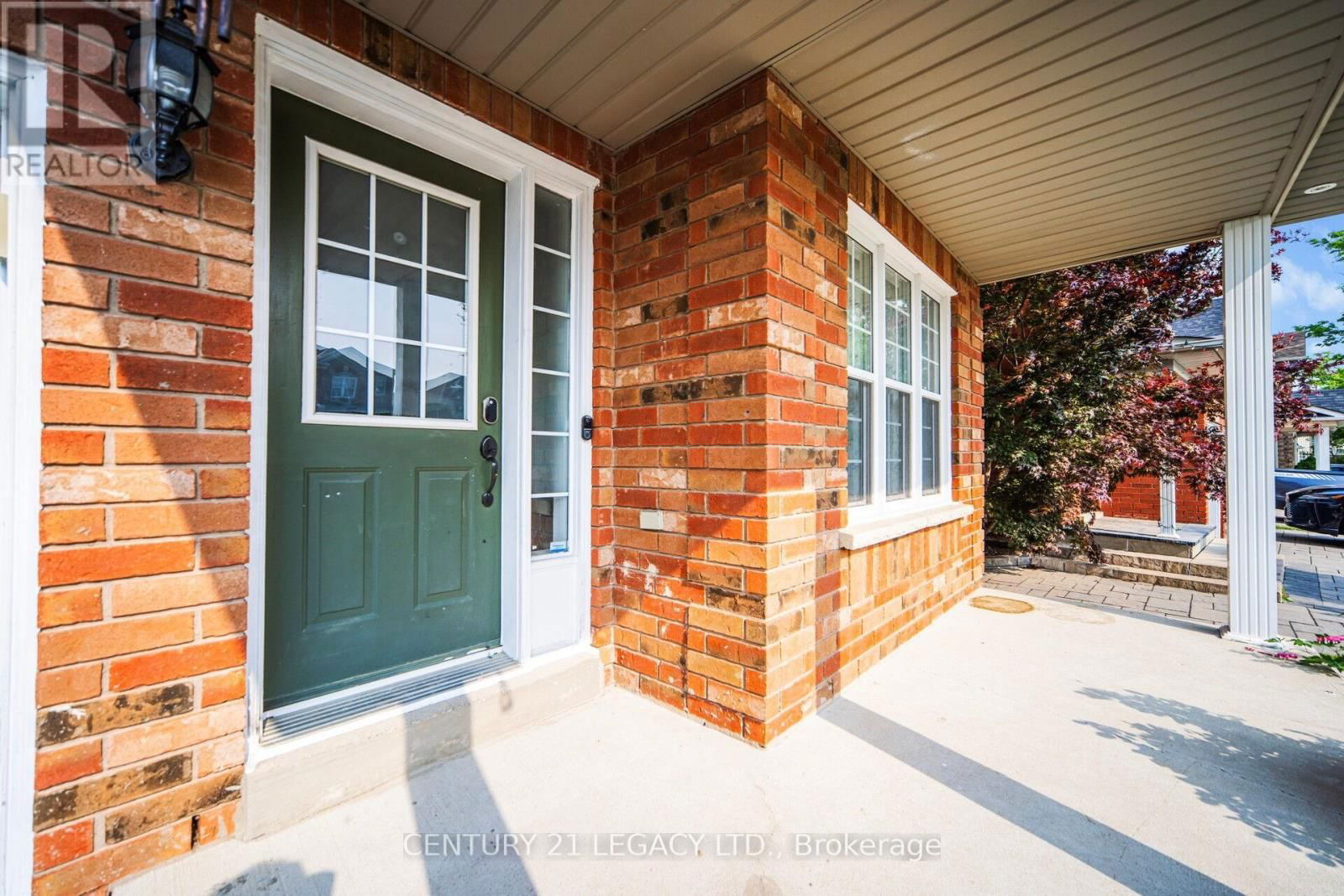 28 SUNNYBROOK CRESCENT Image 4