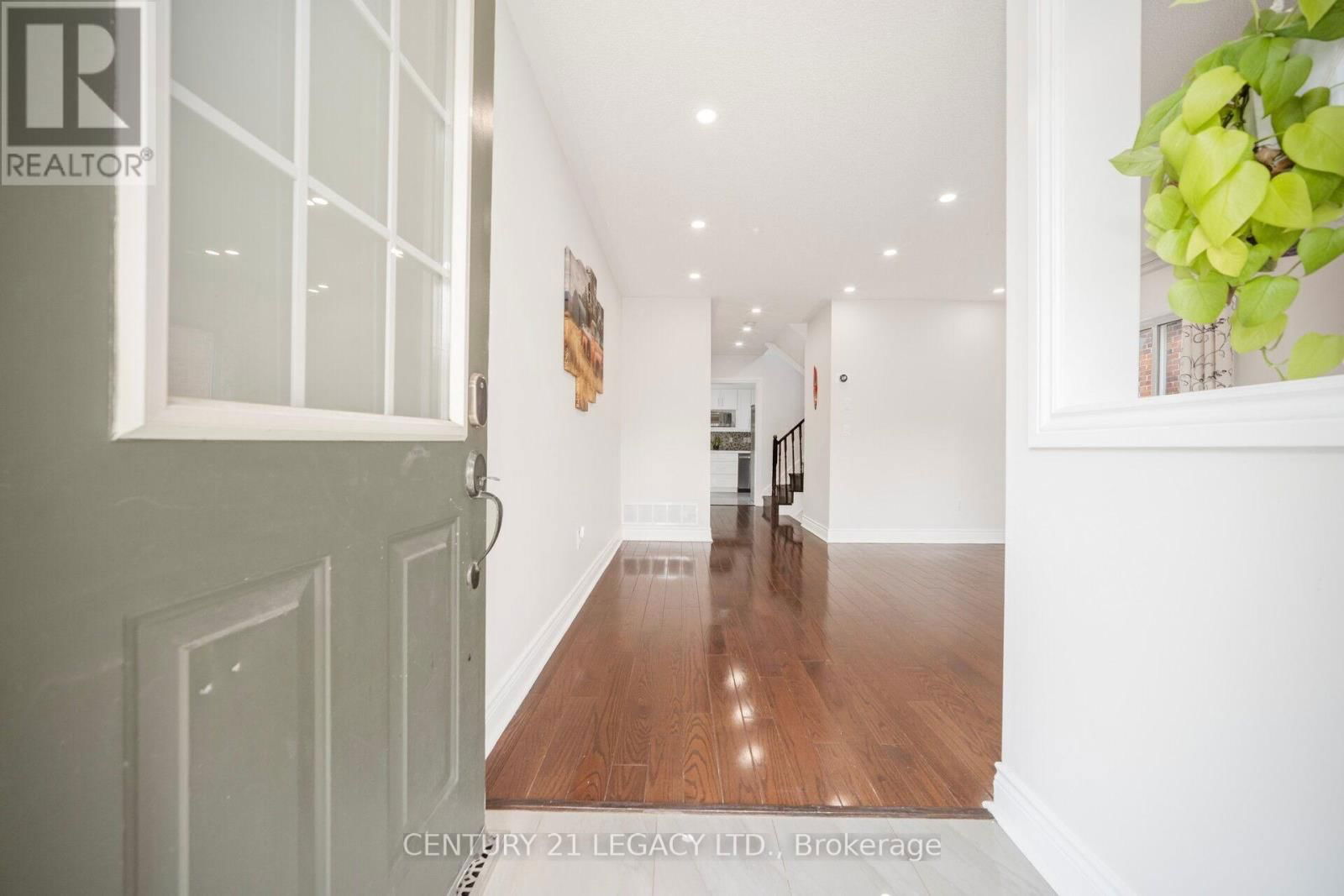 28 SUNNYBROOK CRESCENT Image 5