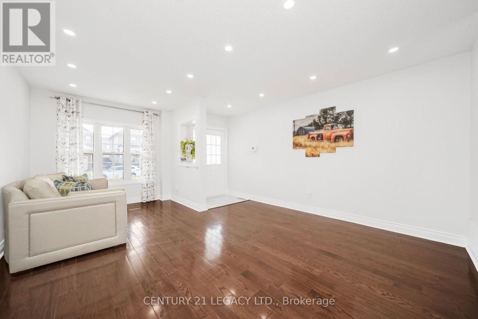 28 SUNNYBROOK CRESCENT Image 7