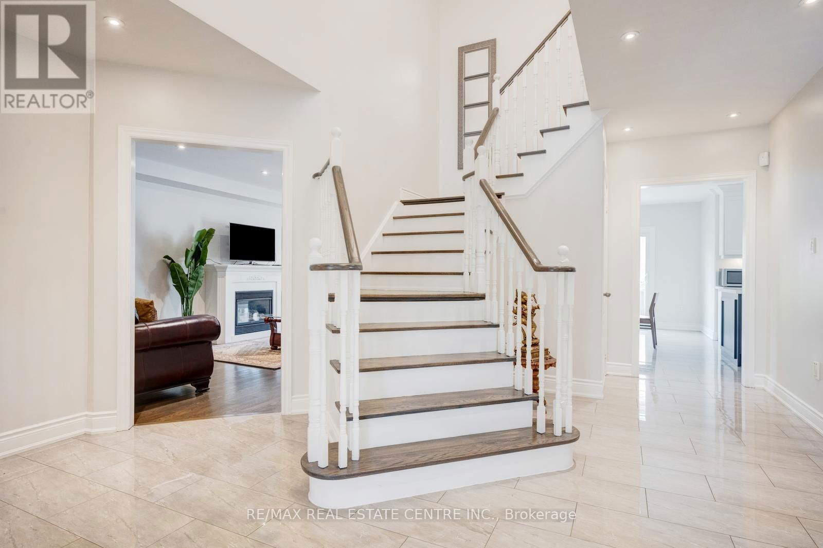 6361 DONWAY DRIVE Image 21