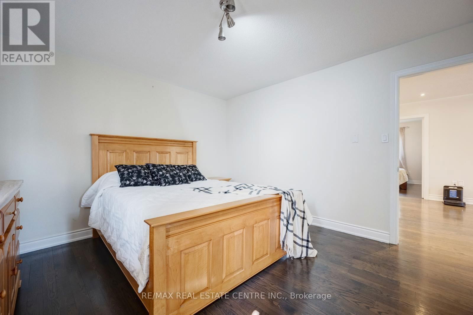 6361 DONWAY DRIVE Image 25
