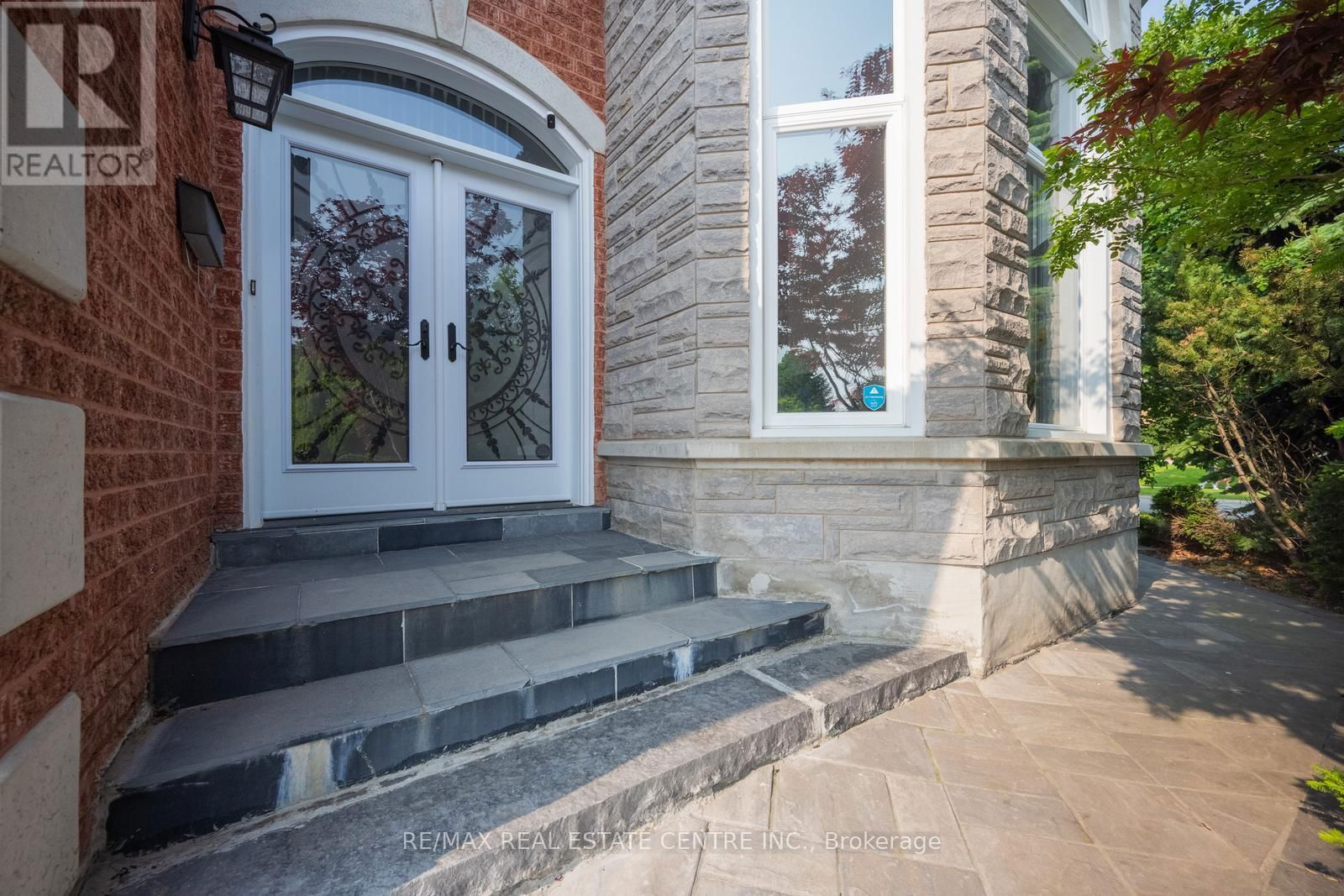 6361 DONWAY DRIVE Image 3