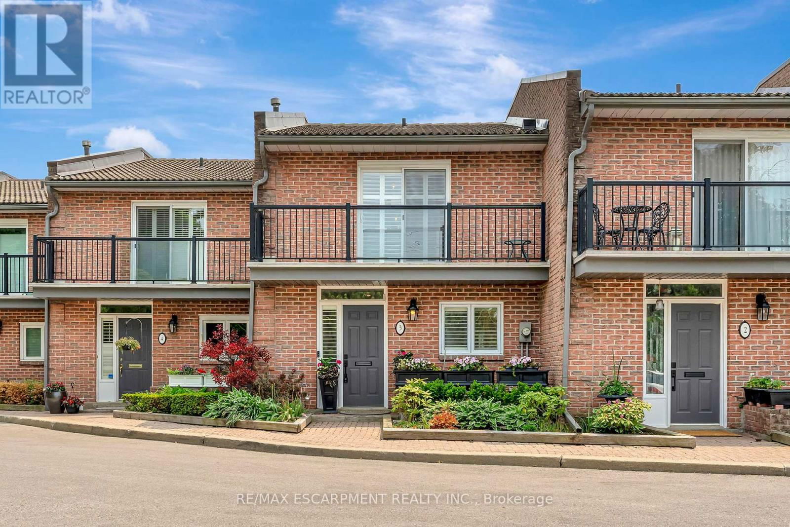 3 - 2136 OLD LAKESHORE ROAD Image 2