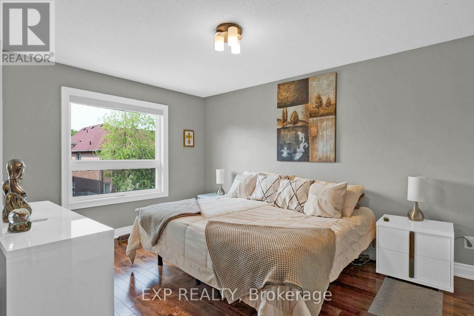 4 SILVERBELL COURT Image 13
