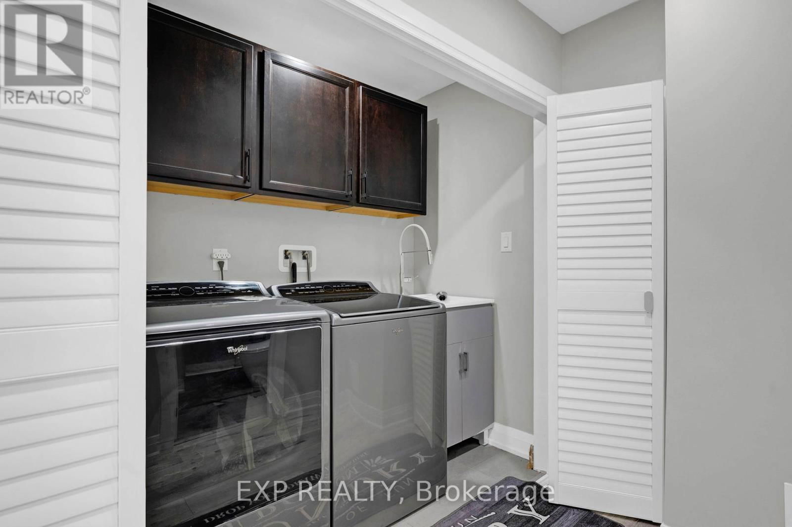 4 SILVERBELL COURT Image 24