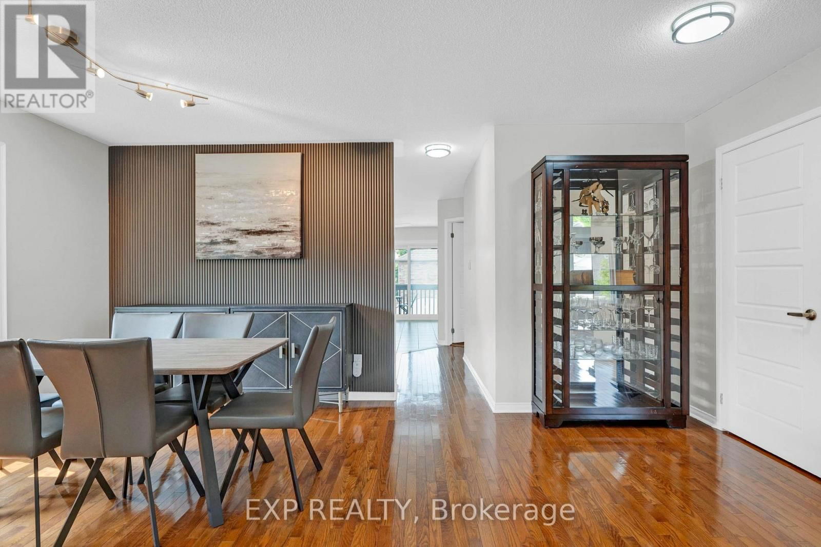4 SILVERBELL COURT Image 4