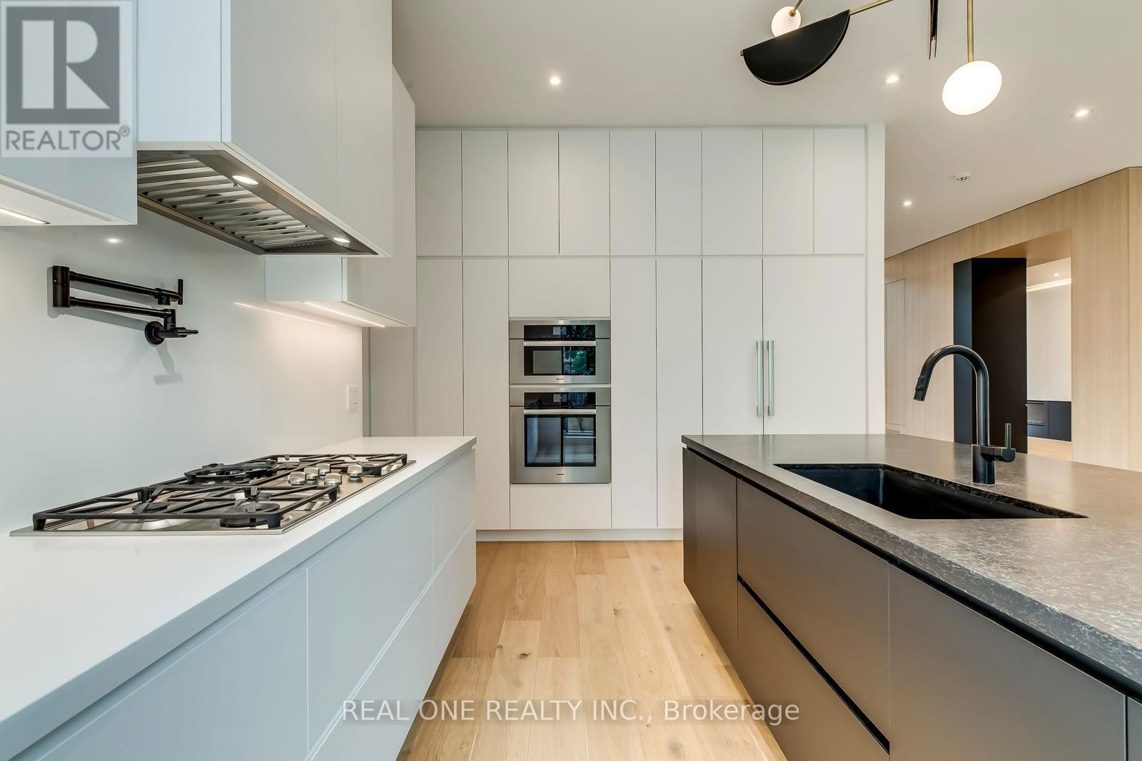 1405 ACTON CRESCENT Image 14