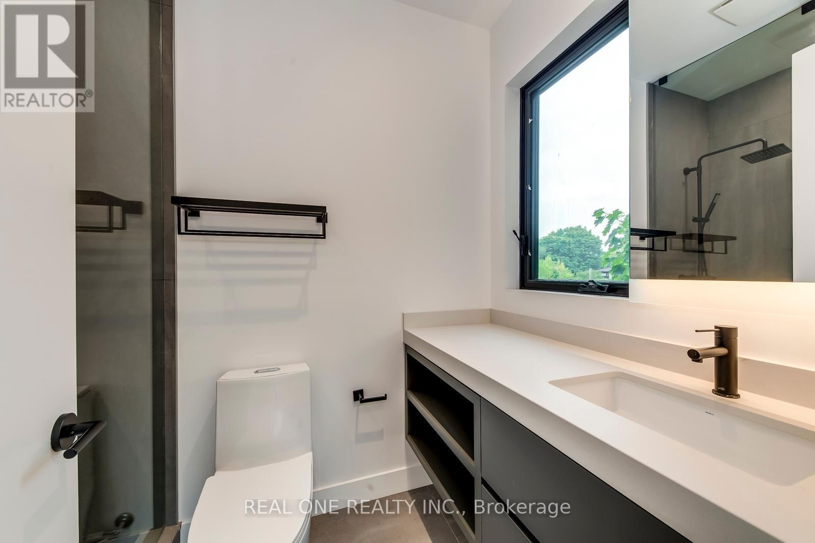 1405 ACTON CRESCENT Image 30